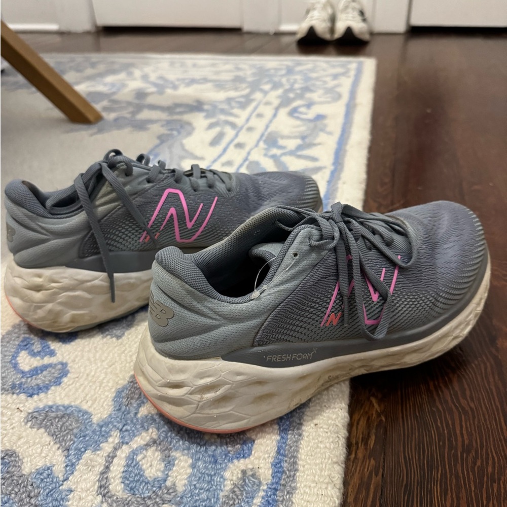 New Balance Women's Gray and Pink Running Shoes